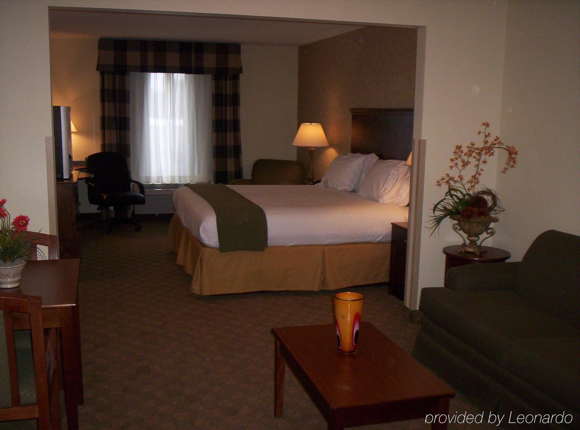 Holiday Inn Express & Suites Sparta Pokoj fotografie