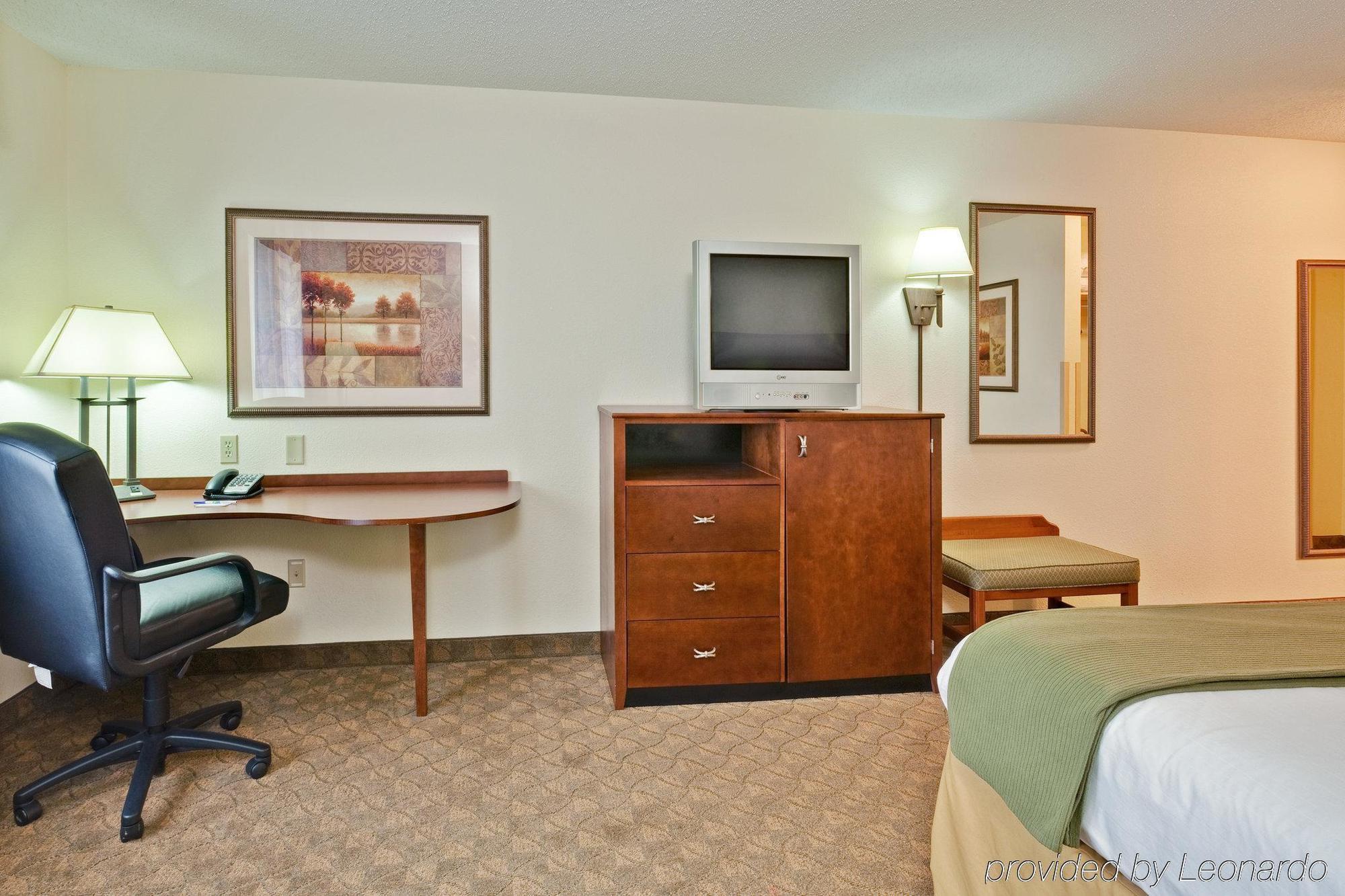 Holiday Inn Express & Suites Sparta Pokoj fotografie
