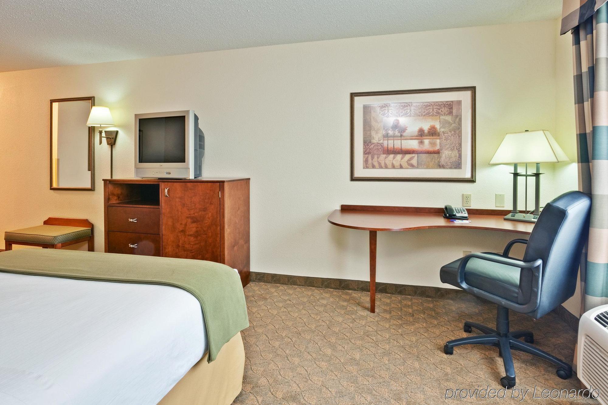 Holiday Inn Express & Suites Sparta Pokoj fotografie